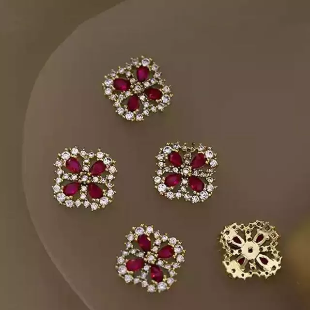 Nail Jewerly Four Leaf 10mm x 10mm 1pcs
