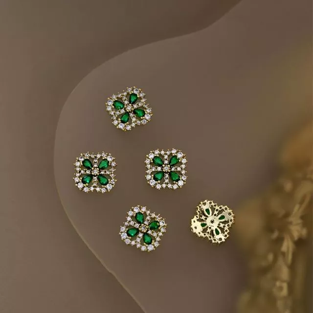 Nail Jewerly Four Leaf 10mm x 10mm 1pcs