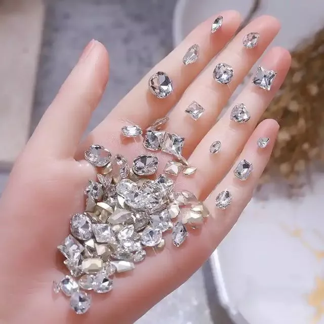 Nail Diamonds Different Sizes Mixed Pack 100pcs